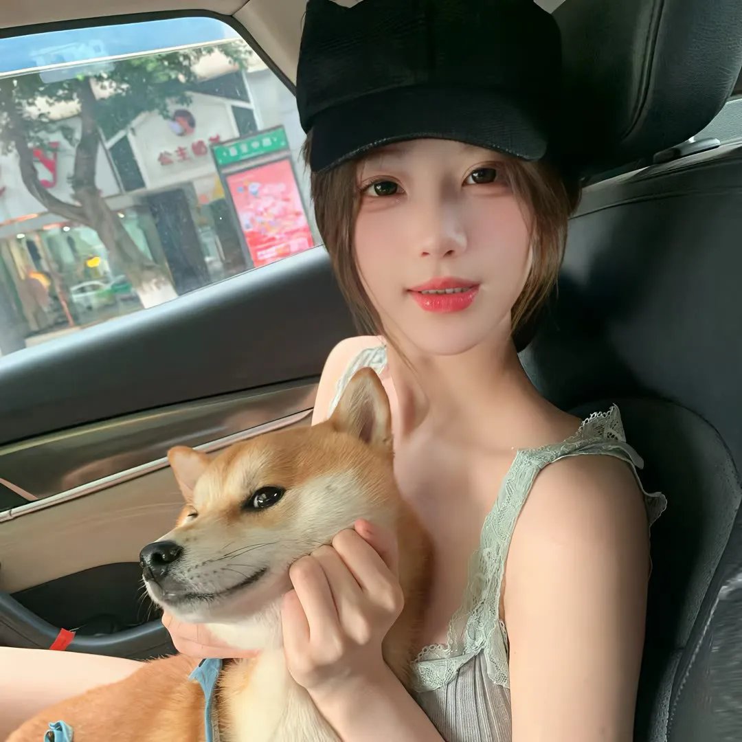 《败犬女王的异色旅程》封面